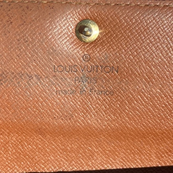 Louis Vuitton Monogram Sarah wallet 100% authentic with 3rd party detachable gold chain